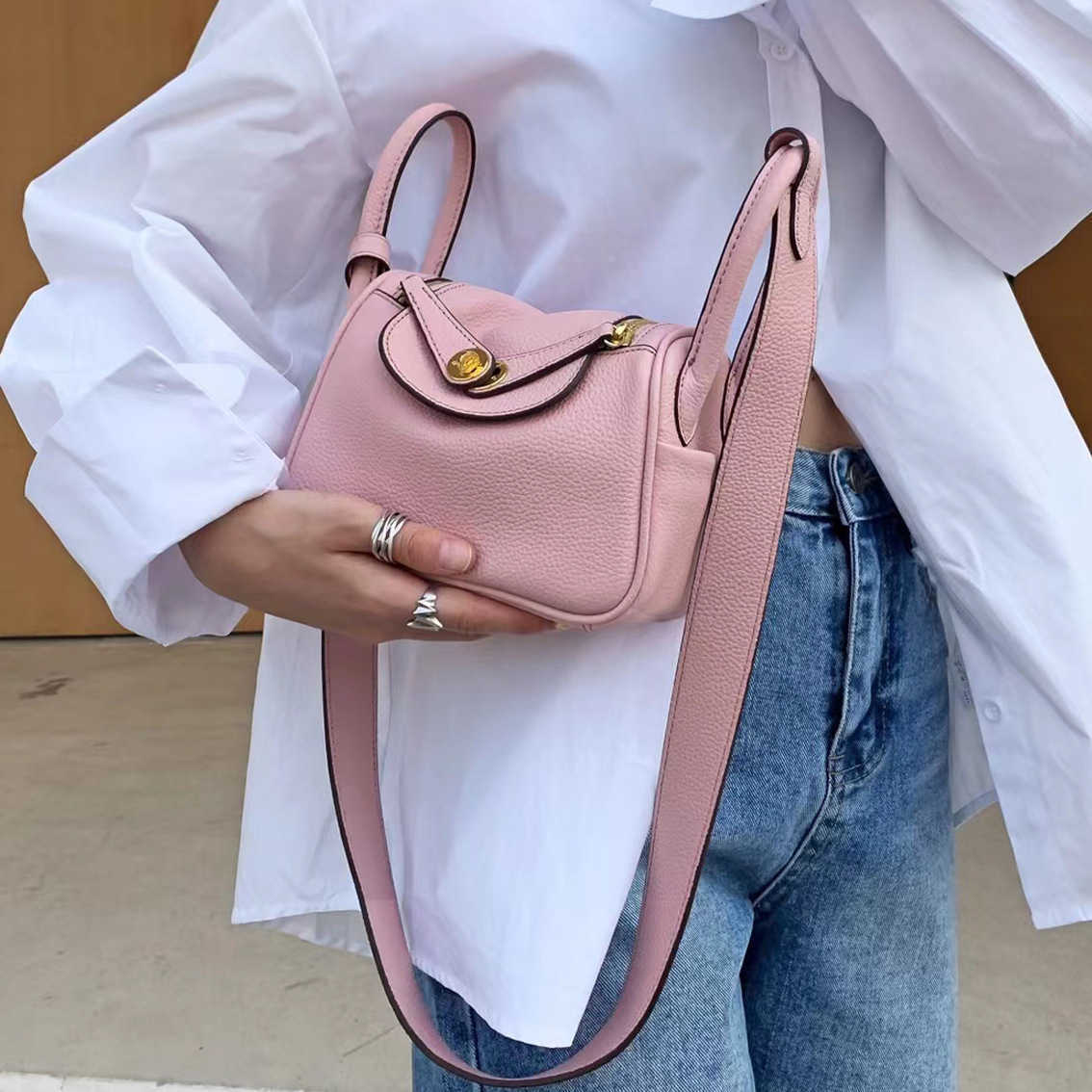 

2023 Original Designer Luxury Bags Mini Lindys Headcoat Togo Cowhide Women's Bag Single Shoulder Cross-Sleeve 2UKP, Elephant grey