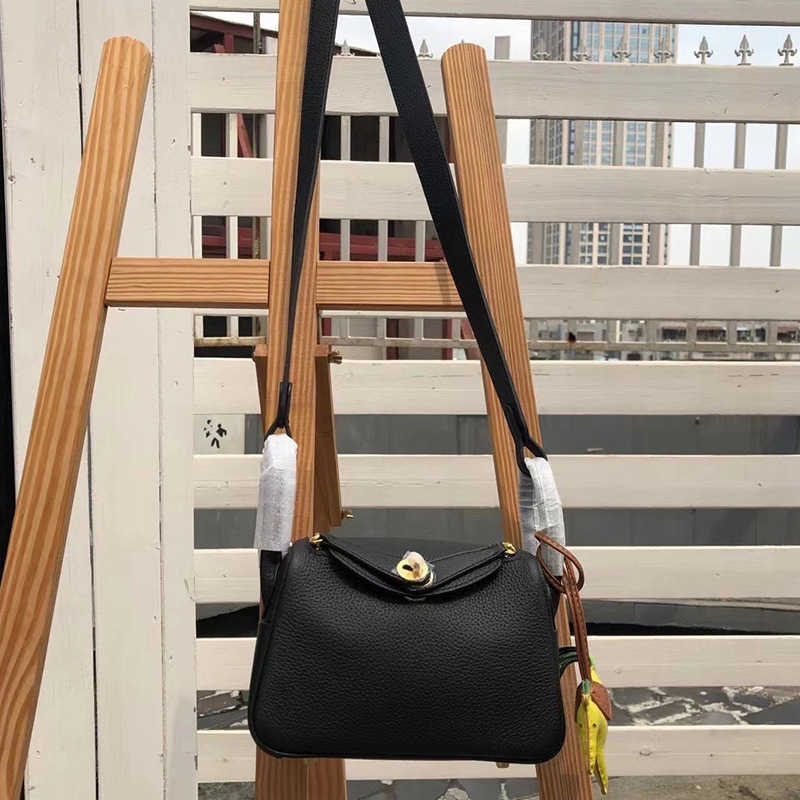 

2023 Luxury Bags Original Designer new Lindys bag mini pillow leather top layer cowhide women's single shoulder cross-body portable doctor RPF7, Black6