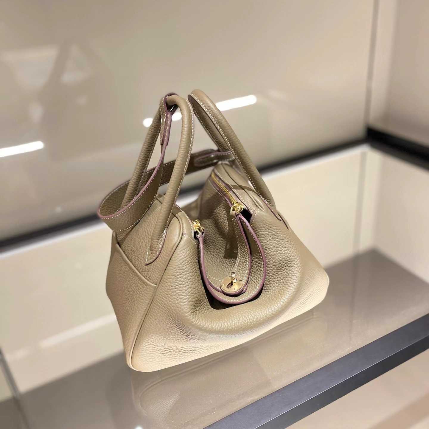 

2023 Luxury Bags Original Designer new TC cow leather classic Lindys 26 real bag doctor's portable one-shoulder cross-body women's ISII, Elephant grey (add scarves randomly)