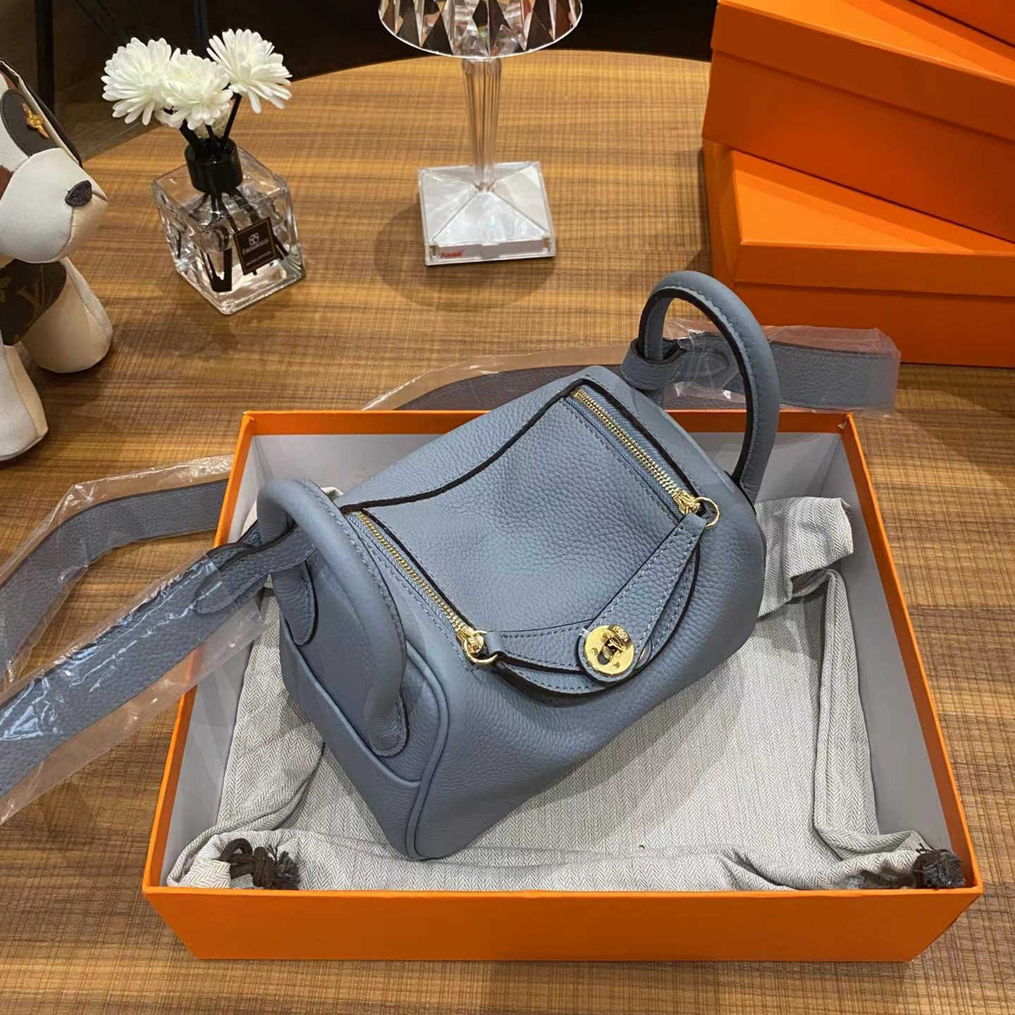 

Designer Original Luxury First Bags layer cowhide women's bag leather Lindys mini small single shoulder messenger 1 GMCB, Ruby red