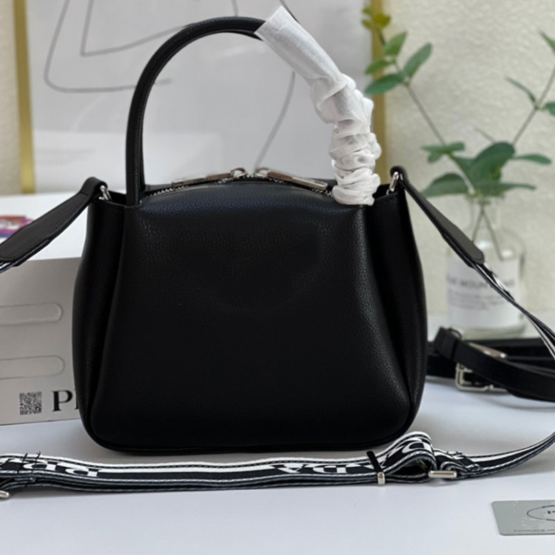 

Designer handbag Crossbody bag mini and large capacity leather double straps fashion women's bag shopping everything light luxury black size :18 x 9 x 19cm