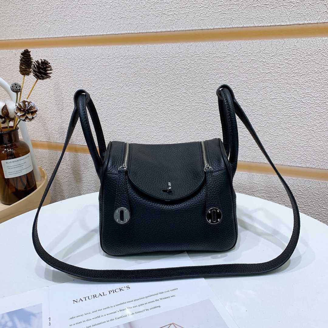 

Bags Original Designer In Luxury 2021 the new high-end fashion and versatility cow lear doctor Bao Lindi bag single-shoulder cross-body for women SMUI, White8