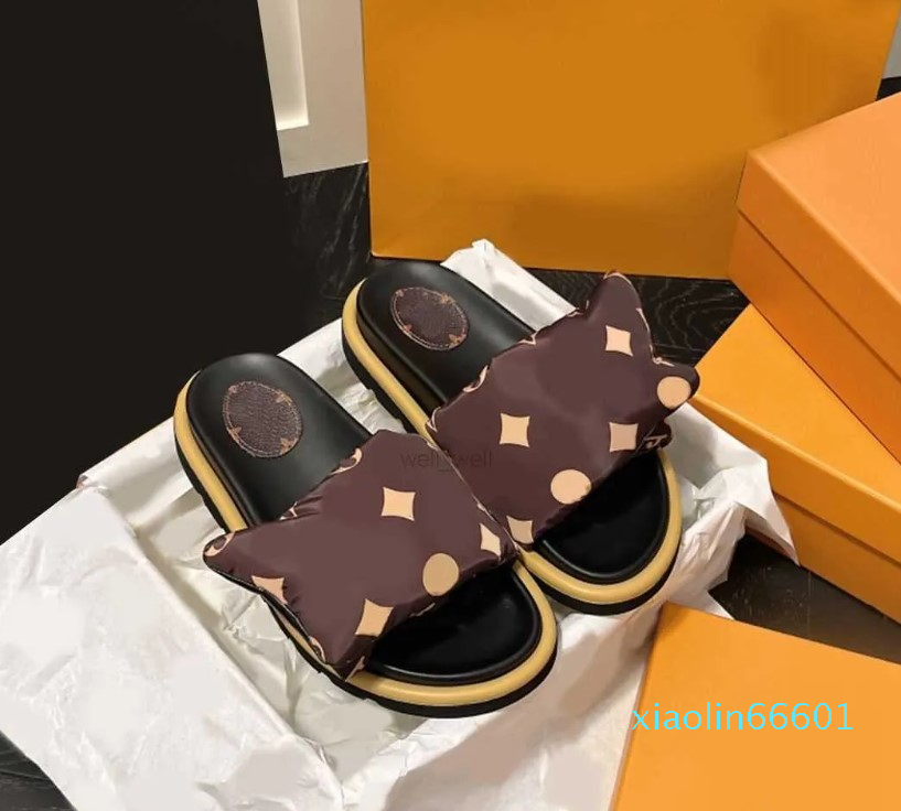 

Designer Sandals Slippers Pool Pillow Comfort Embossed Mules For Men Women Casual Triple Black Pink Luxury Summer Fashion Home Beach, 07