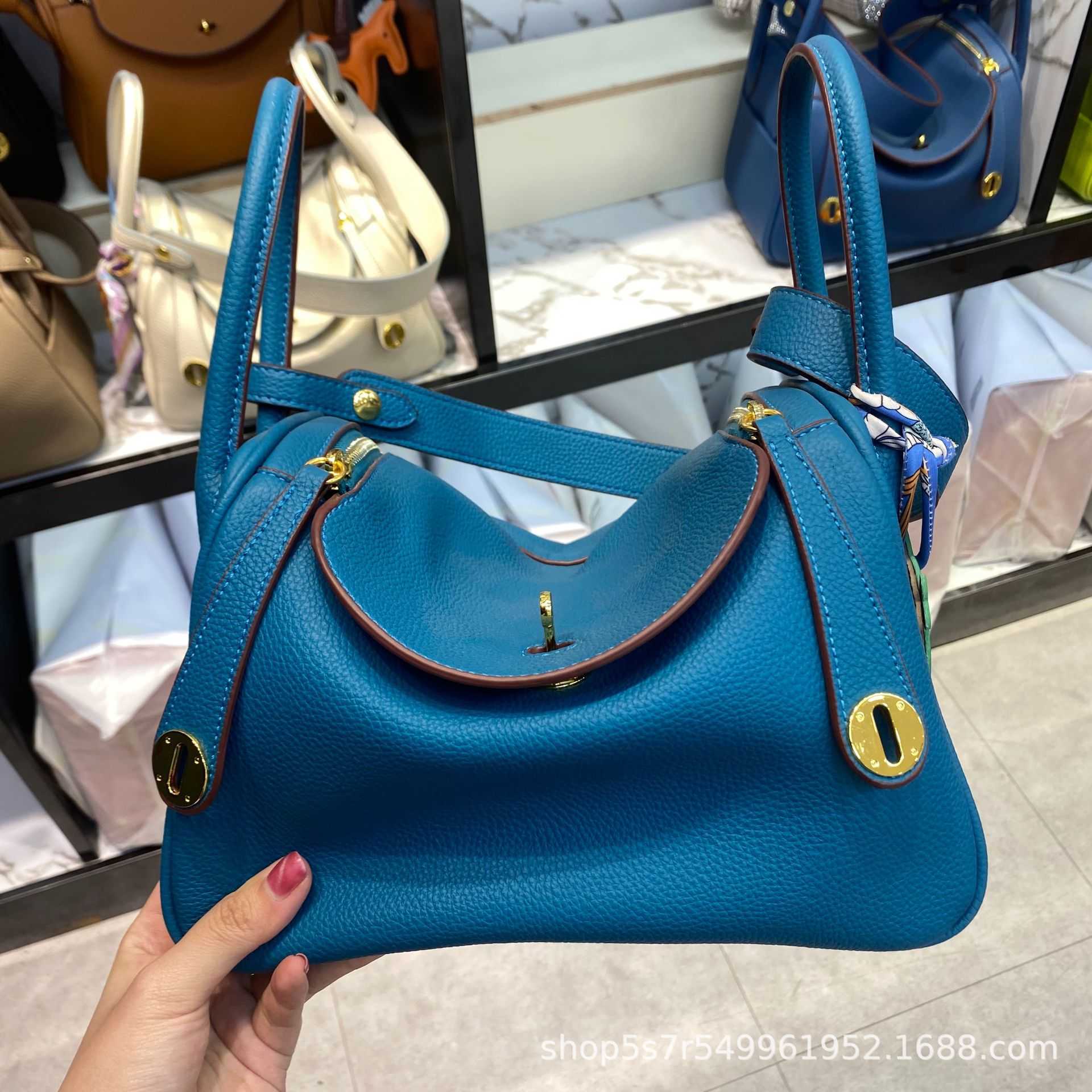 

Designer Brand Bags Double-shoulder Original doctor Bao Lindi bag soft cowhide lychee pattern portable one-shoulder cross-body versatile emb 17 RNRO, Lake blue