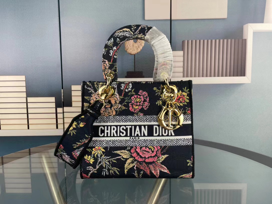 

2023 High quality Designer bags highquality handbag Shoulder Bag purse women Fashion totes Crossbodys Embroidery with wide shoulder straps, Orange