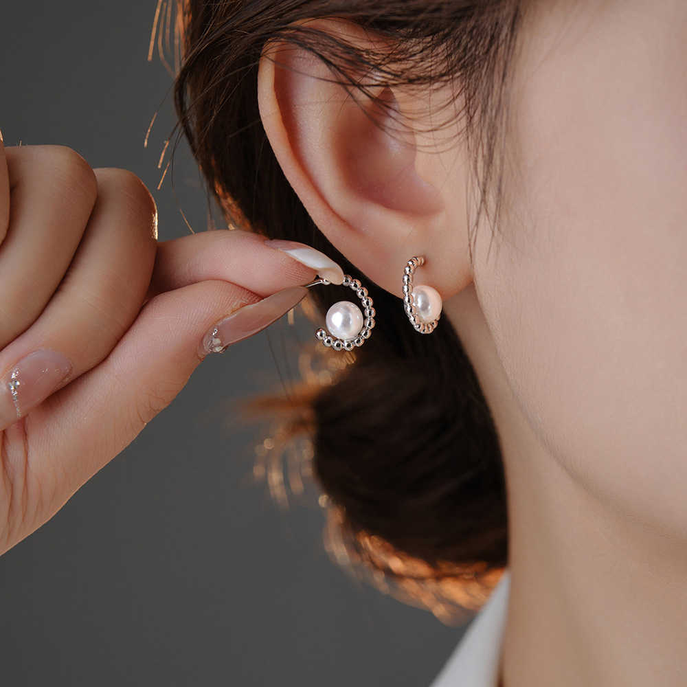 

Earings S925 Sterling Silver Irregular Half Round Bead Earrings Women's French Minority Designer's Simple Pearl C