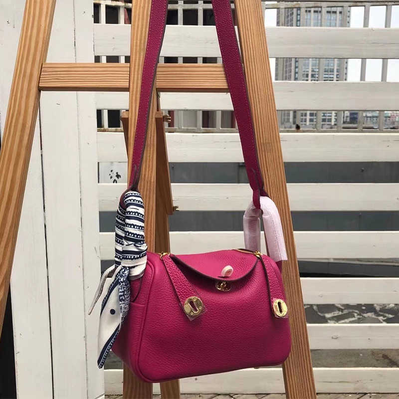 

Bags Original Designer 2023 Luxury new Lindys bag mini pillow leather top layer cowhide women's single shoulder cross-body portable doctor 3 6NZ1, Black6