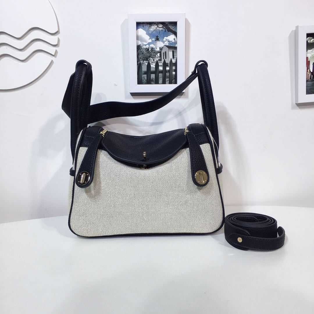 

Designer Original Luxury Large-capacity Bags Dr. Lindys made dumplings cosmetic bags lychee grain medicine box the same bag 0FCM, White9