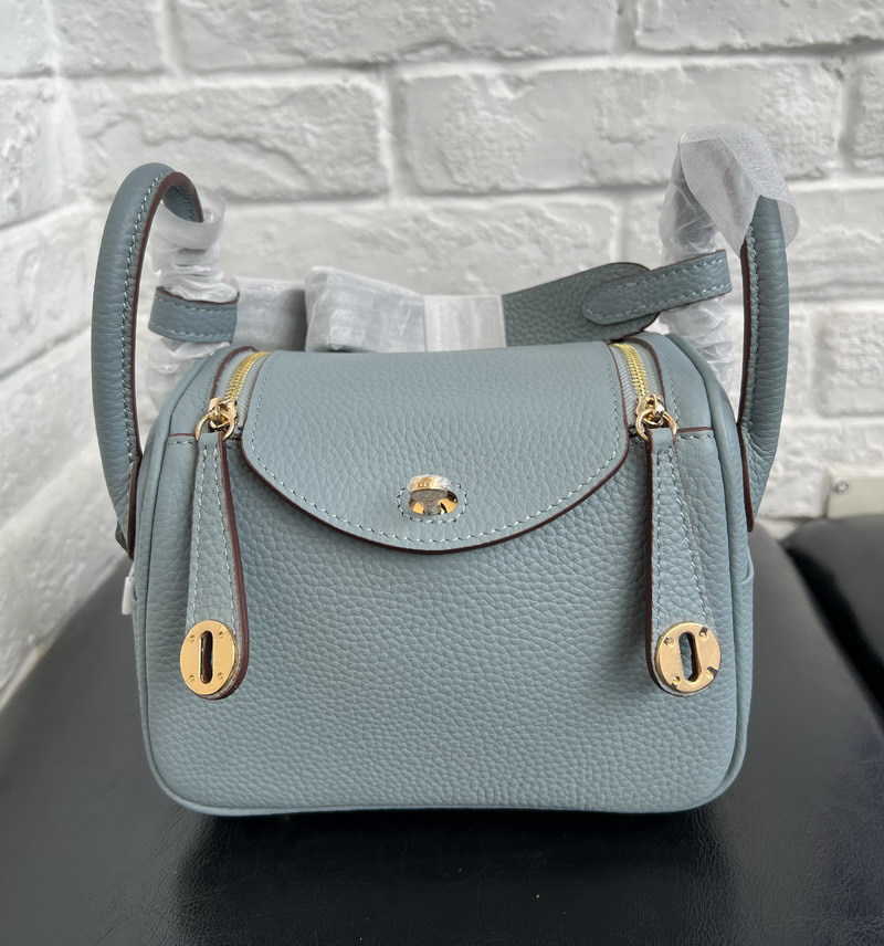 

2023 Luxury Bags Original Designer new h family shrunken leather head layer cow Lindys bag doctor medicine box portable shoulder women's 6 YF0W, Yellow8