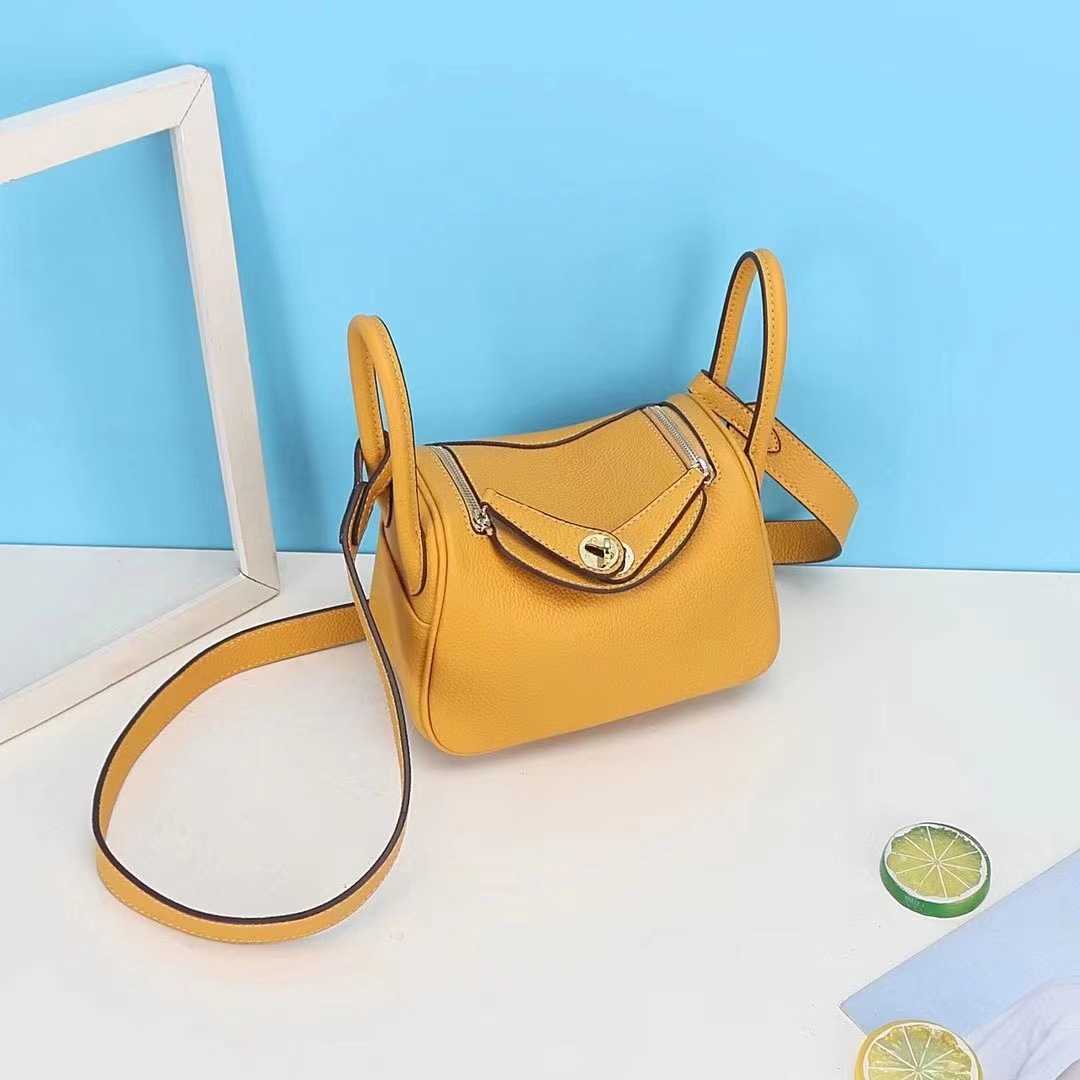 

Designer Original Brand 2023 Bags new mini Lindys bag cow leather doctor women's fashion one shoulder diagonal cross portable pillow medicin 6D6T, Pink cowhide 18cm