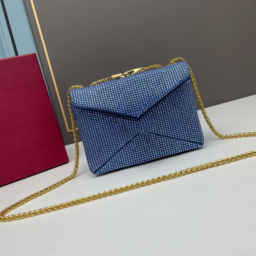 

Designer Chain Diamond Shoulder Bag Rivet Rhindiamond-Embroidered Handbag Clamshell Purse Fashion leather Magnetic Buckle Crossbody Bag Tote