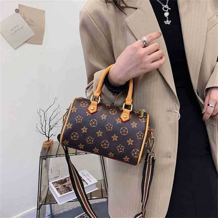 

handbag 2023 Fashion women's bag leather quality Handbag Minority female and Shoulder Messenger Korean contrast color portable pillow Bag, Creamy-white