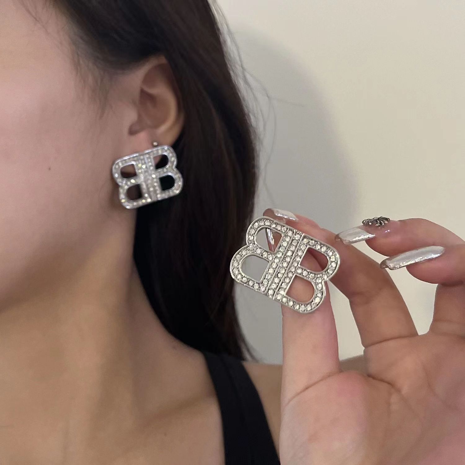 

New style Dangle Earring Skeleton Punk 18K Gold plating ladies full Diamonds Skull chain Pendant Earrings men Ear cuffs Designer Jewelry Gift MCE8333