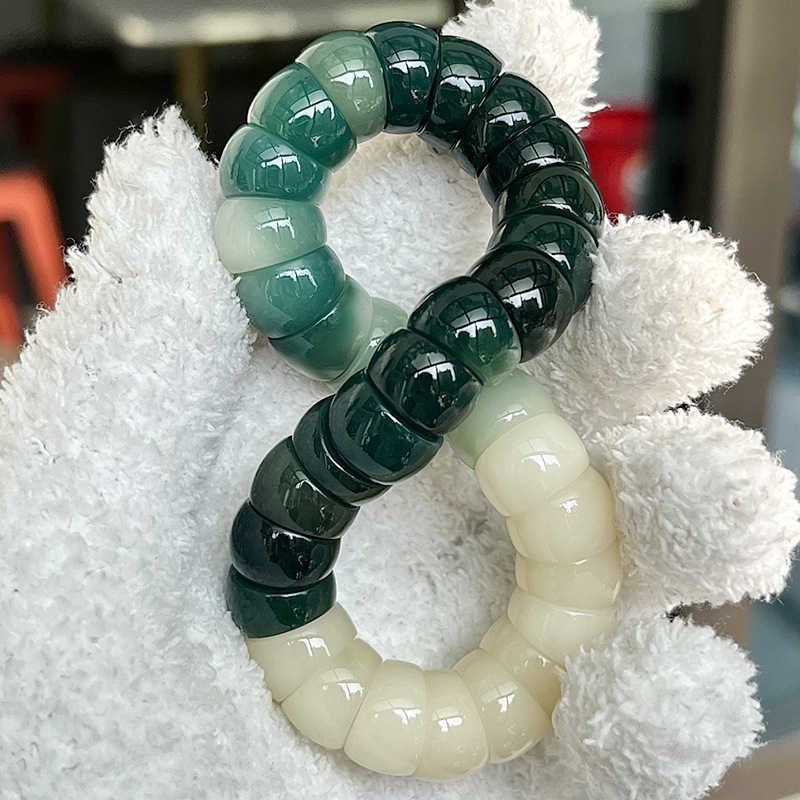 

Bracelets Pig large intestine Bodhi root floating flower gradient color around the finger soft play rosary Buddha beads bracelet live broadcast