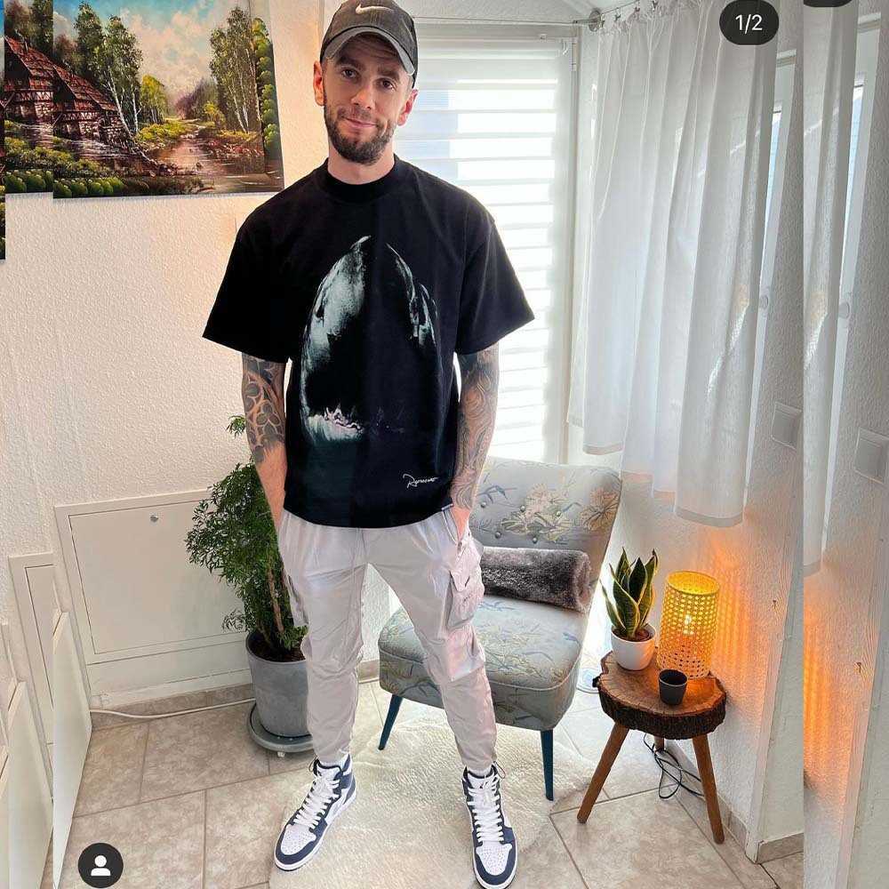 

Men' T-Shirts The correct version of REPRESENT Spring and Summer Great White Shark Made Old High Street Men' Fashion Brand Loose Short Sleeve T-shirtWS5F, Black