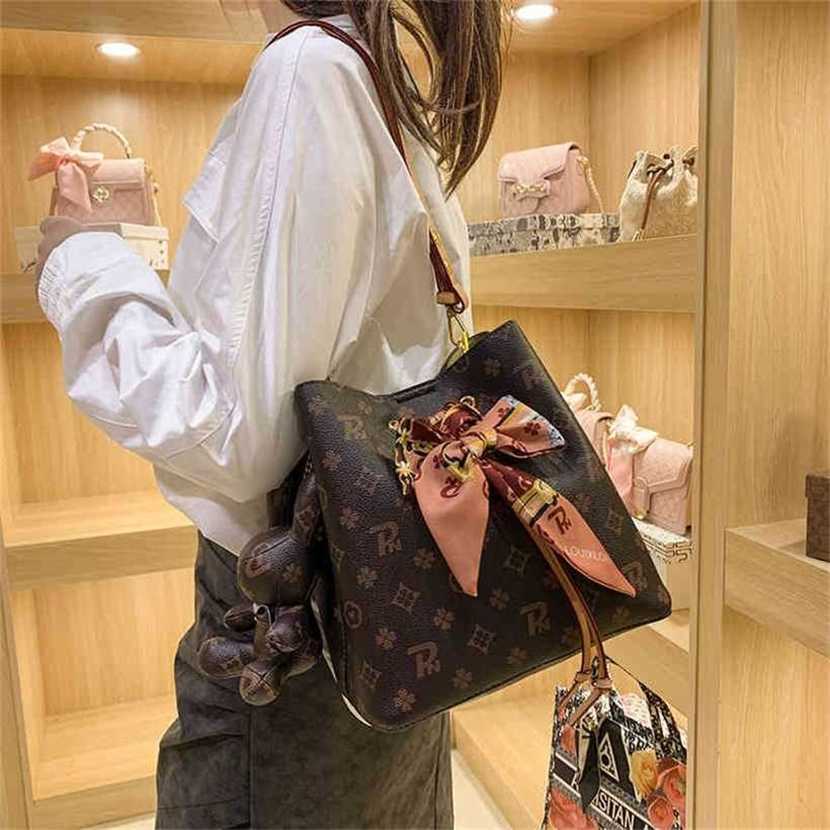 

handbag 2023 Fashion women's bag leather quality Handbag Evening printing bucket messenger women's Korean silk scarf drawstring temperament shoulder Bag, Coffee