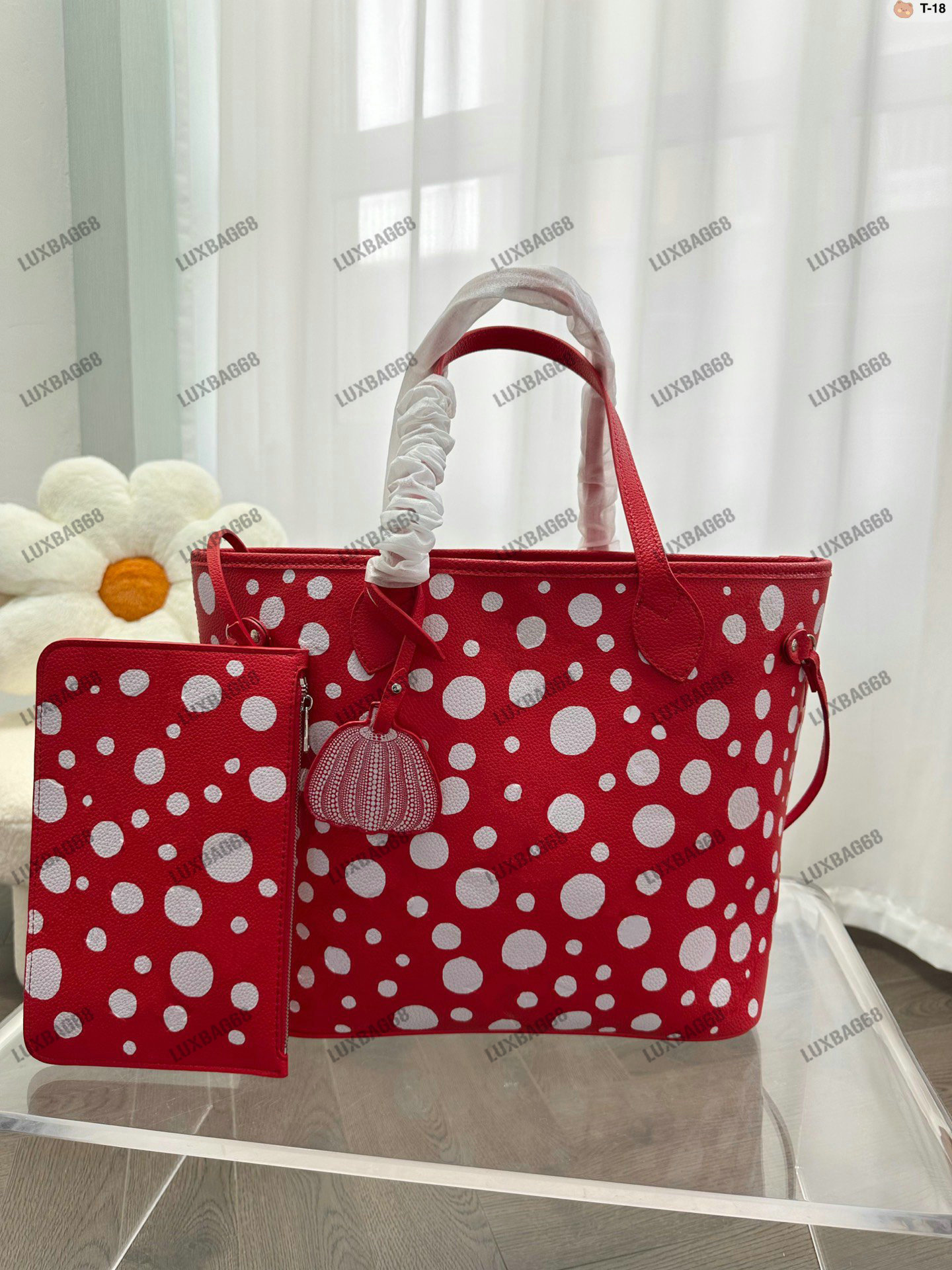 

2023ss YK Dots Yayoi Kusama onthego Luxury Women's tote bag Flower Monograms pattern Grained leather designer handbags, #1