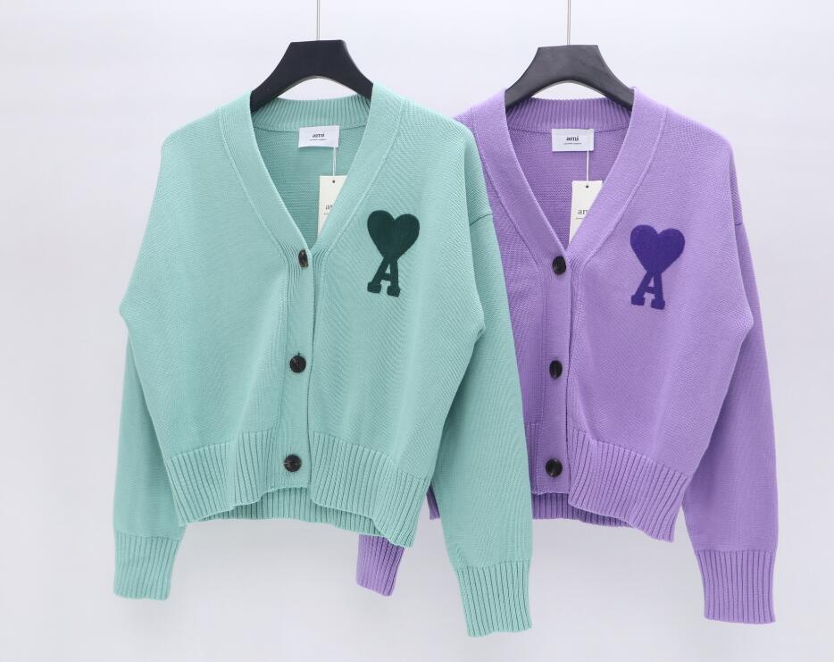 Nuovo abbigliamento di moda Ami Paris 21 Maglione cardigan con scollo a V ricamato classico dello stesso colore cuore grande color pesca