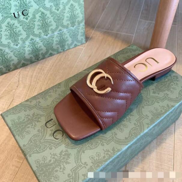 

Designer Summer Beach slippers fashion Loafers Lazy Low heeled flops leather Letters lady Cartoon Slides women shoes Metal Ladies Sandals Large size 35-42 us4-us11 G6