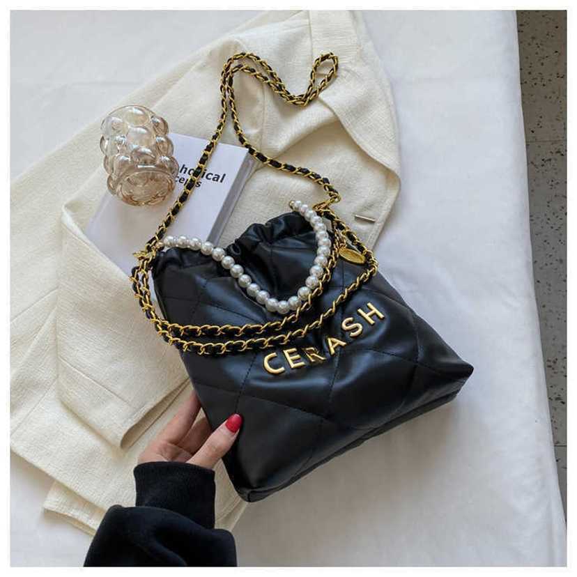 

handbag 2023 Fashion women's bag leather quality handbag handbag fashionable shoulder Small Large Capacity Lingge Pearl Chain Crossbody and Shoulder Bag, Black9