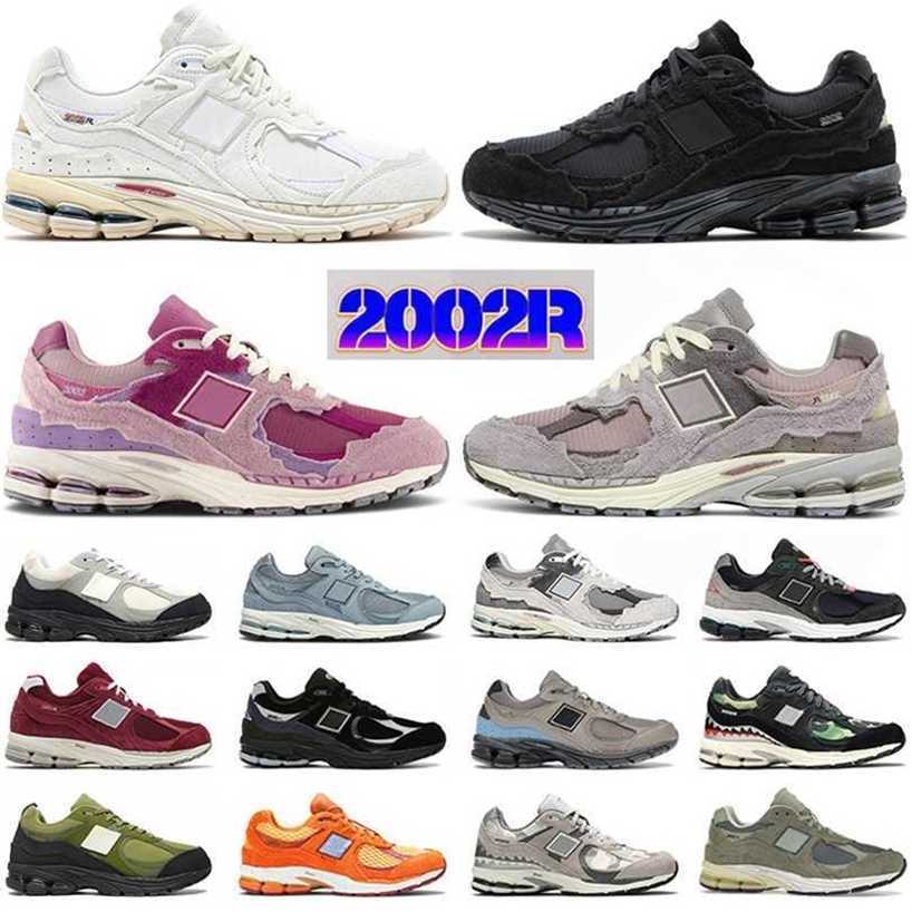 

Wholesale 2002R Mens Womens Casual Designer Shoes Protection Pack Pink Lunar New Year Black Phantom Camo Triple S Bordeaux Green Dark Navy 2002 R Sneakers Train1CXS, B49 rain cloud 36-45