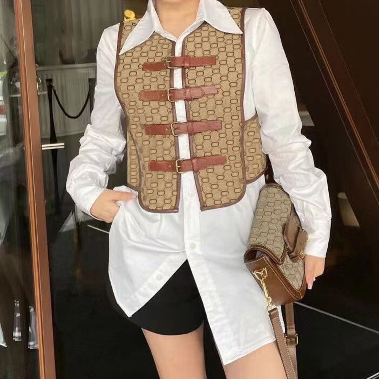 

Women' Vests Jacquard Letters Knight Vests oldmoneyaesthetic Women Sleeveless Jackets Fashion Designers Vest Coats, Brown