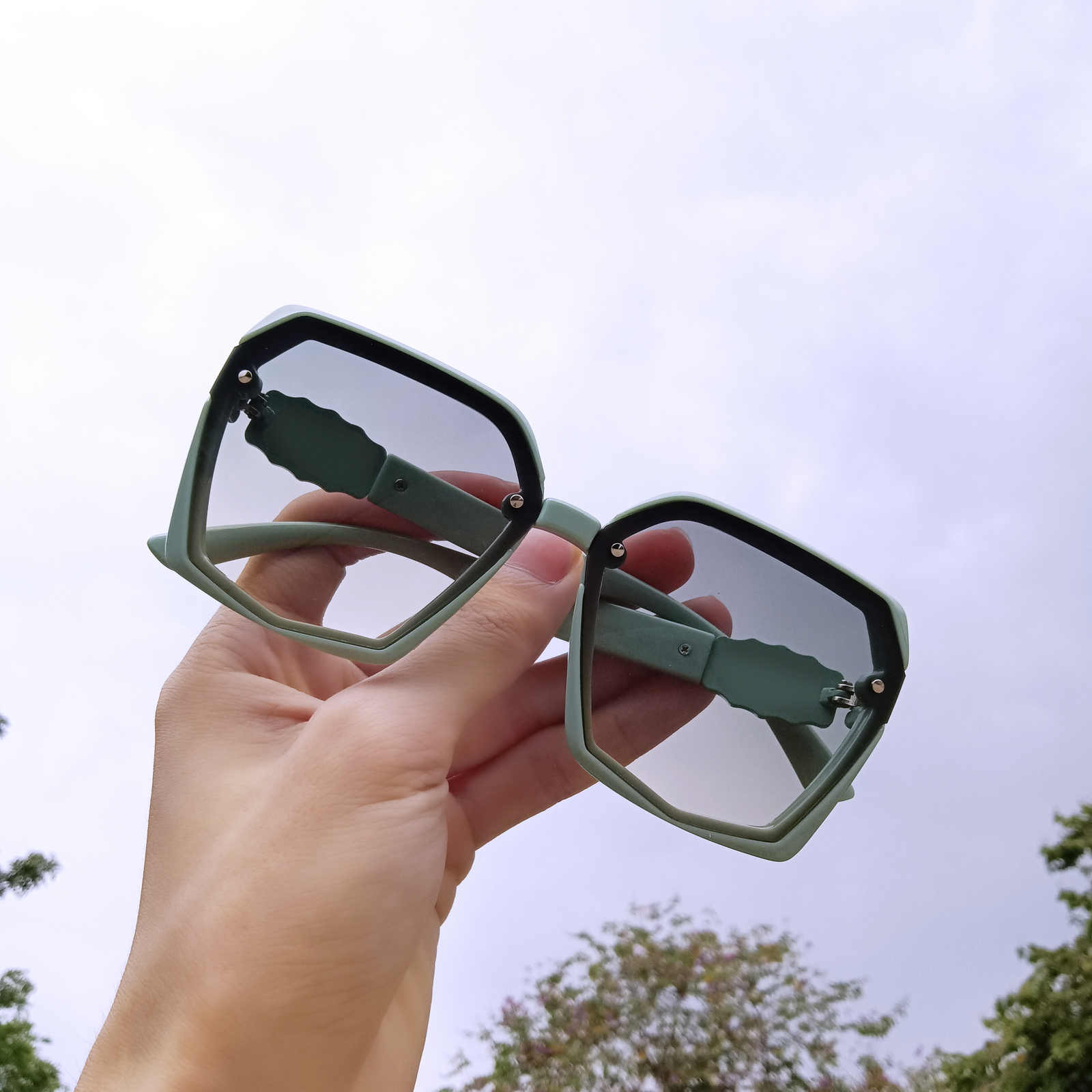 

men woman Sunglasses,UV400 fashion big face, round face, thin sunglasses, driving polarized light, UV protection frame, , stoggles eyewear, american eyewear No.2815-1