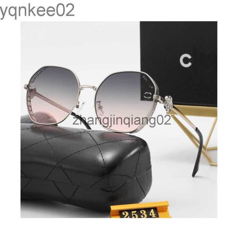 

Designer Channel Sunglass Cycle Luxurious Fashion Sport Polarize Sunglasses Men Women Vintage Baseball New Camellia Casual Versatile Anti UV Summer Glasses