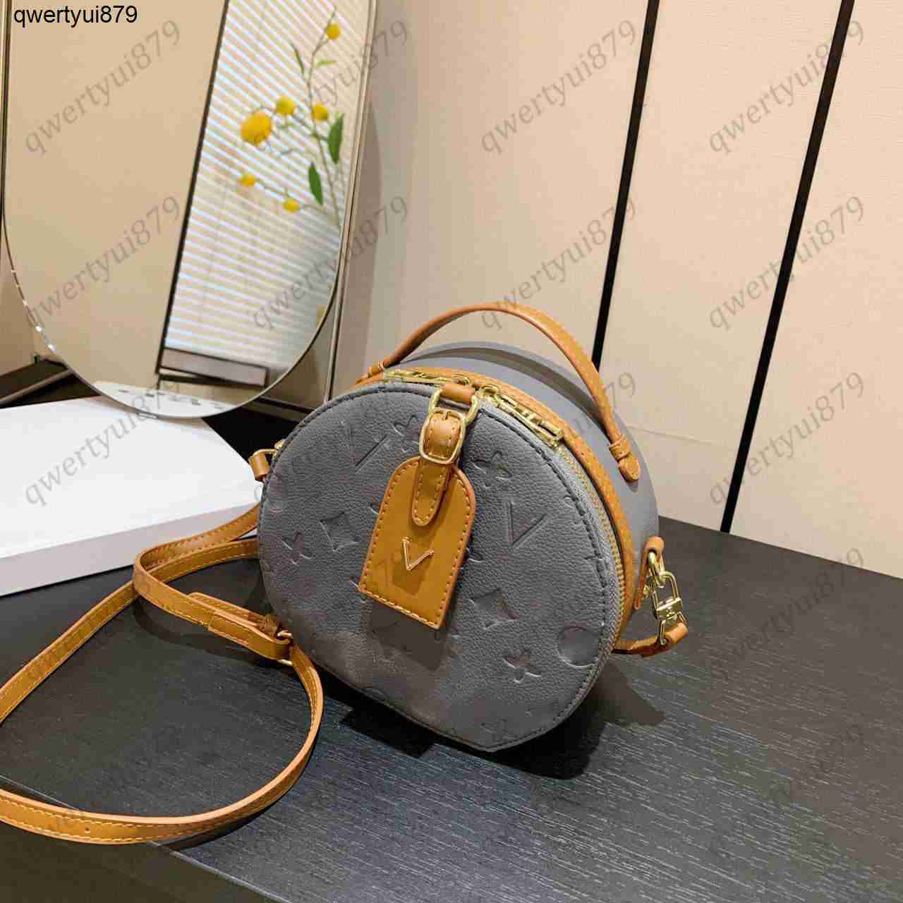 

qwertyui879 Mini Tote Bag Women's Luxury Brand Designer Bag Handbag Classic Embossed Round Cute Leather Crossbody Bag Single Shoulder Bag 031223H