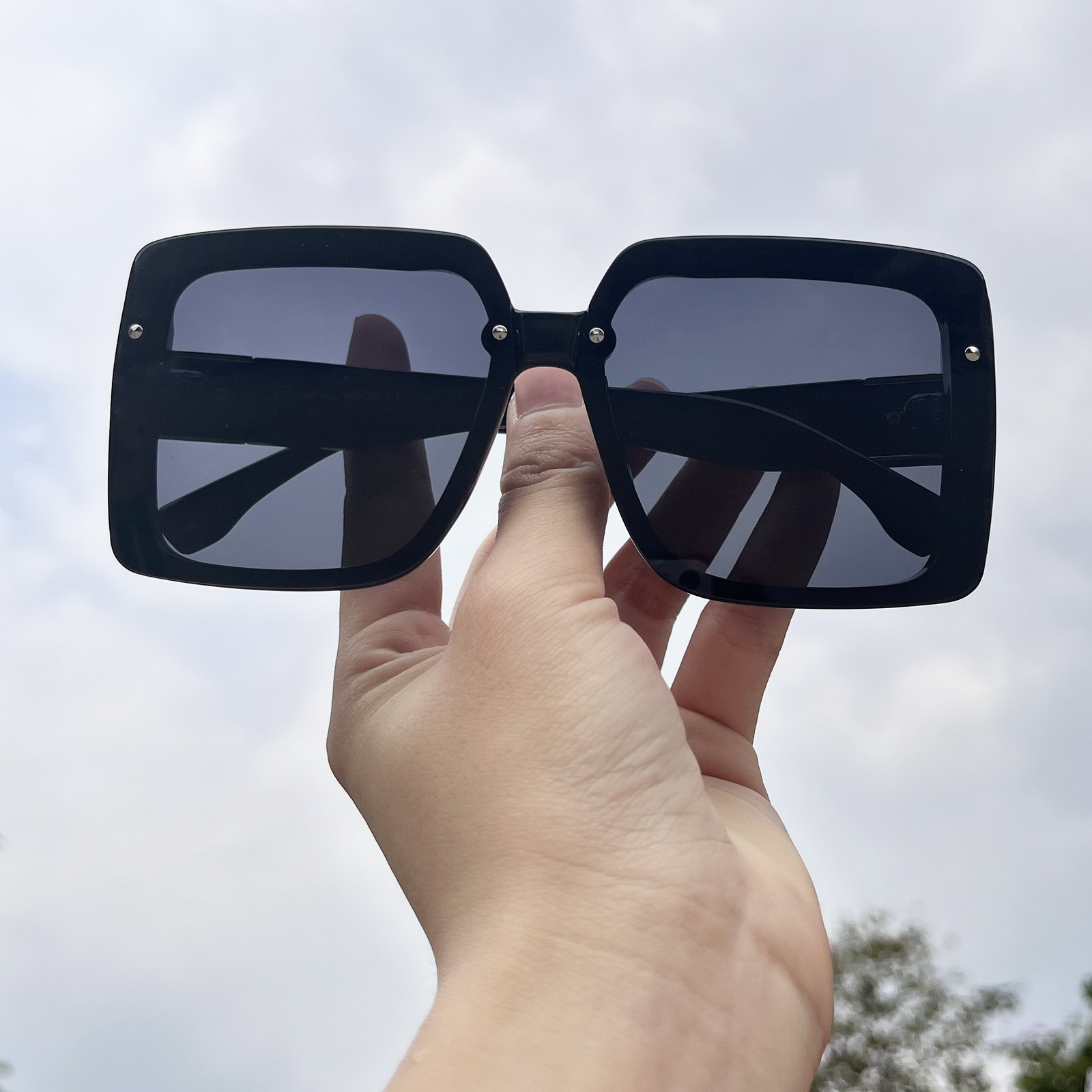 

men woman Sunglasses,UV400 fashion big face, round face, thin sunglasses, driving polarized light, UV protection frame, , stoggles eyewear, american eyewear No.2808-4