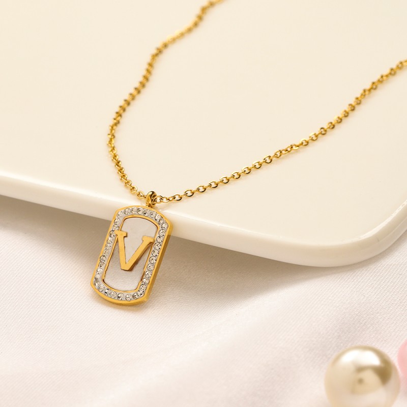 

designer necklace heart love clover necklaces rope chain cd necklace cuban link chain luxury jewlery mens chains chrome crystal iced out chain pendant men wholesale