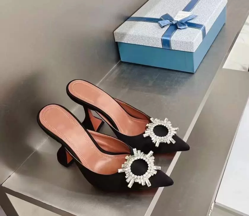 

Slippers Designer high quality Heels wedding dress Sliderscrystal decoration womans sandals Crystal Sunflower parties Occupation formal Sexy