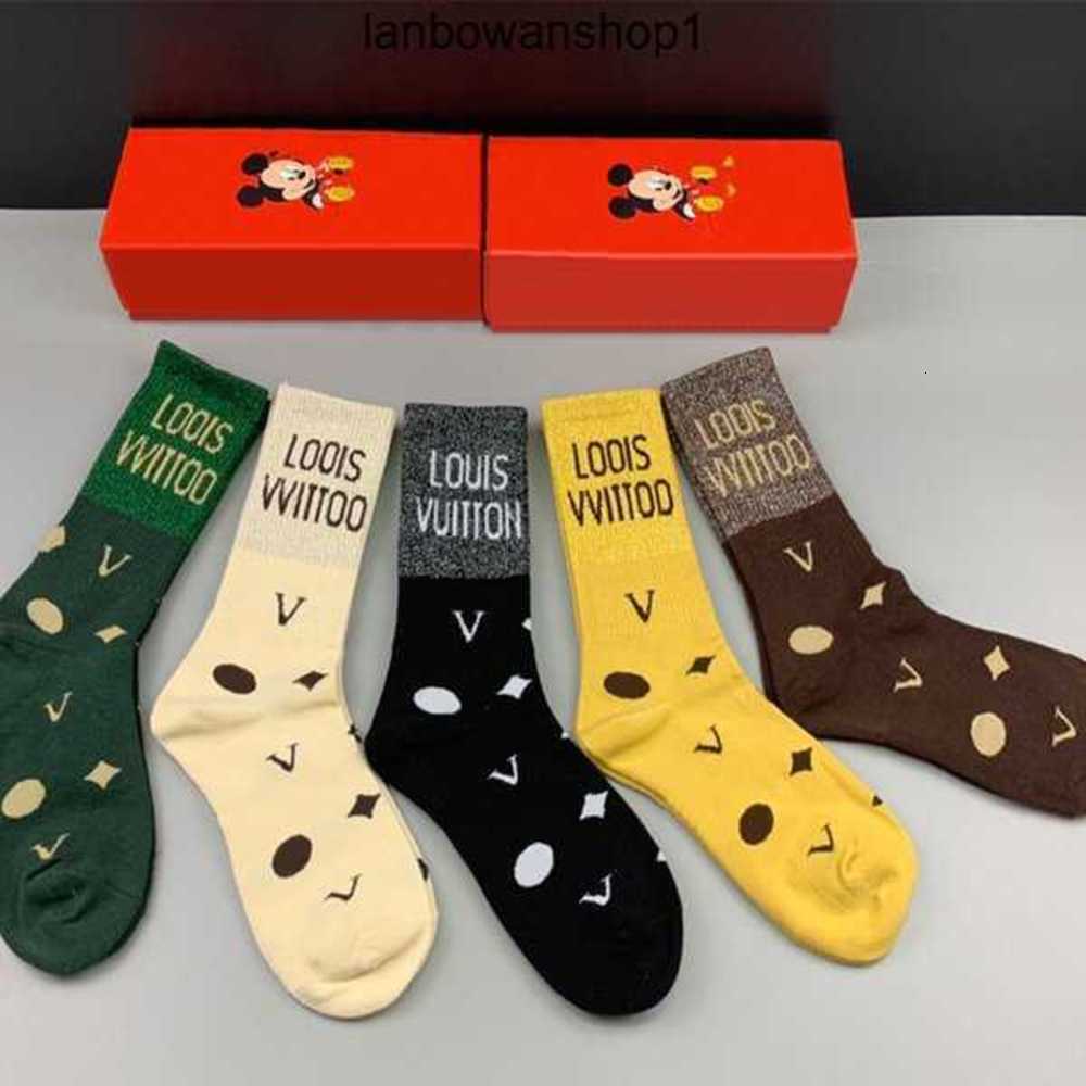 

2022 Mens Womens Socks Designer Five Pair Luxe Sports Winter Mesh Letter Printed Sock Embroidery Cotton Man Woman with Box 7g68j, 1(with box = 5 pairs)