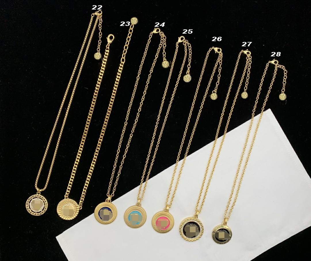 

Luxury Brand Fashion Necklaces Medusa Head Pendant 18K Gold plated Banshee Portrait Neck Chain Classic Style 2023 New models Women's jewelry Gift MN14