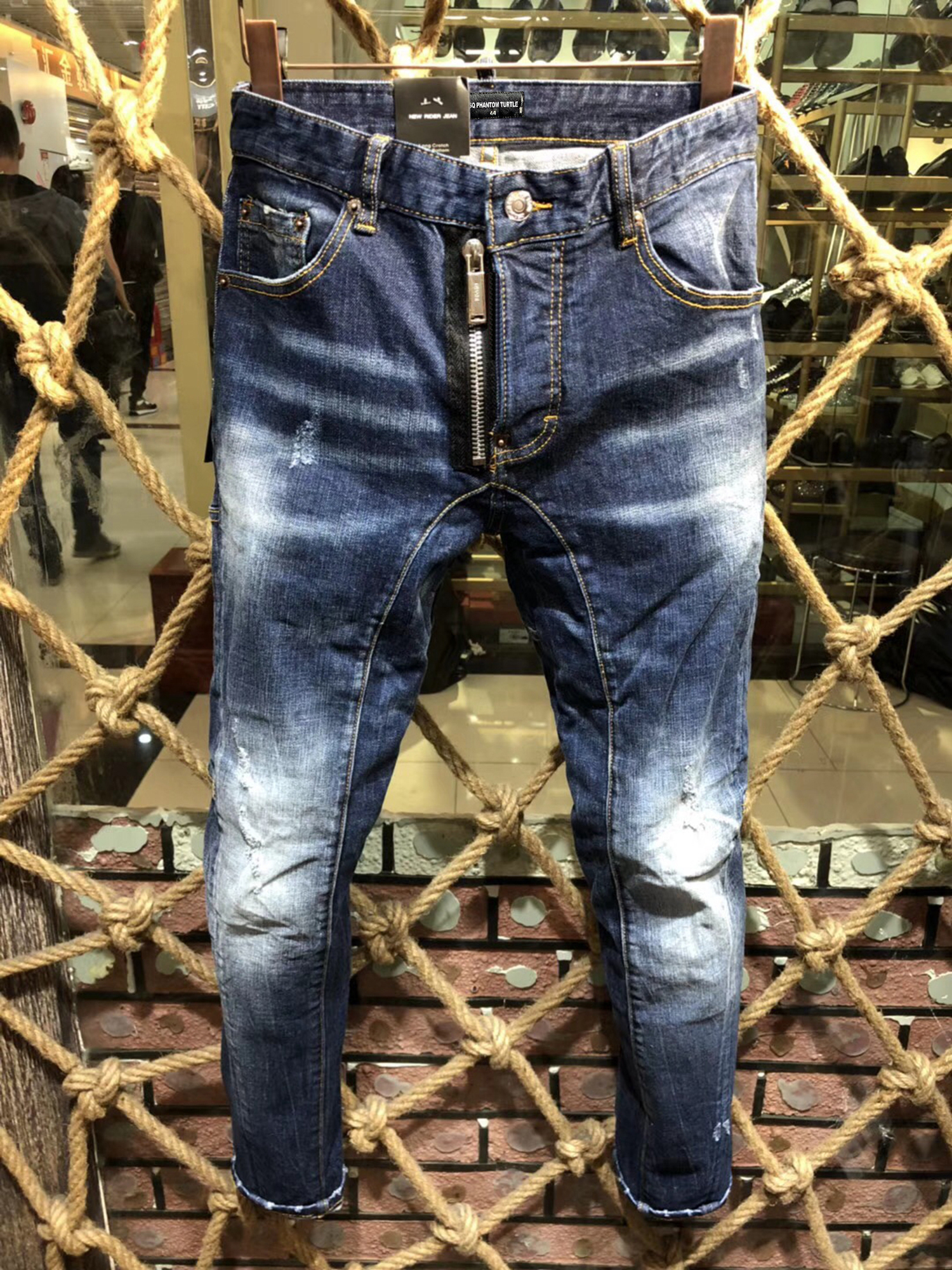 DSQ PHANTOM TURTLE Men's Jeans Mens Luxury Designer Jeans Skinny Ripped Cool Guy Causal Hole Denim Fashion Brand Fit Jeans Men Washed Pants 103