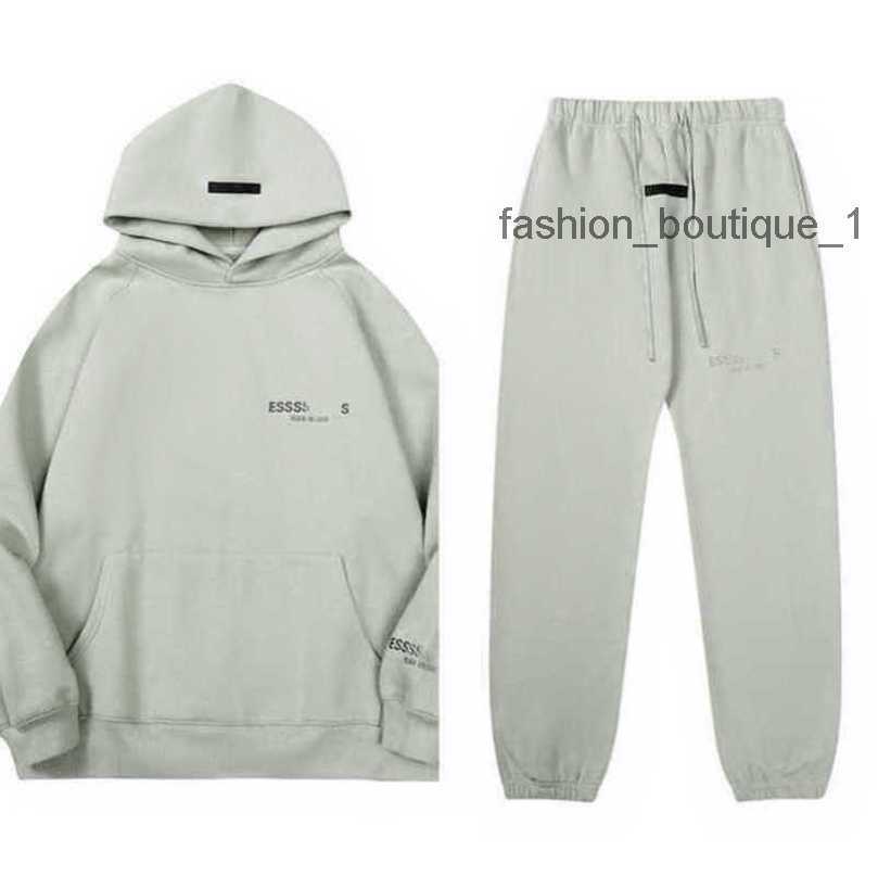 

Fashion Men's Luxury Sweatshirts Tracksuits Brand Es Letter Hoodies Sports Tops Pants Suit Boy Hooded Sweater Casual Pullover Men Women91E7M