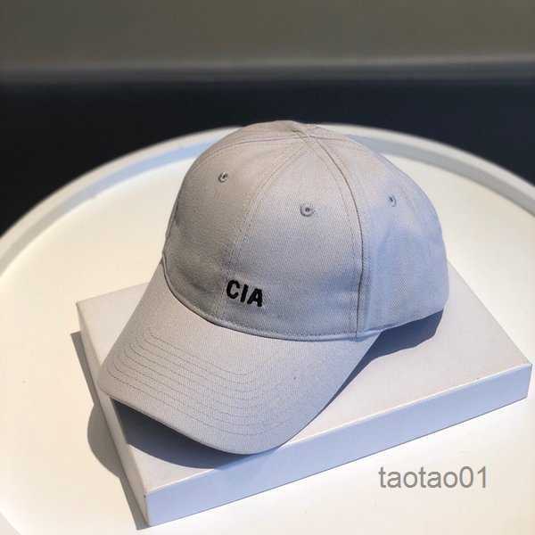 

2022 New Ball Caps Popular Mens Designer Style Simple Sun Hat Womens Fashion Leisure Four Seasons Universal Neutral Outdoor Sports3hrk, Khaki