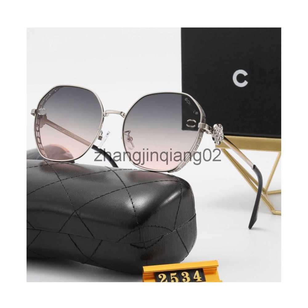 

Designer Channel Sunglass Cycle Luxurious Fashion Sport Polarize Sunglasses Men Women Vintage Baseball New Camellia Casual Versatile Anti UV Summer Glasses