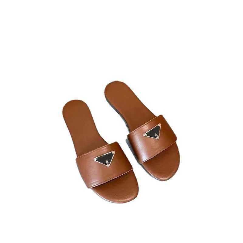 

Summer luxury Sandals Designer women Flip flops Slipper Fashion Genuine Leather slides Metal Chain Ladies Casual shoes, Brown