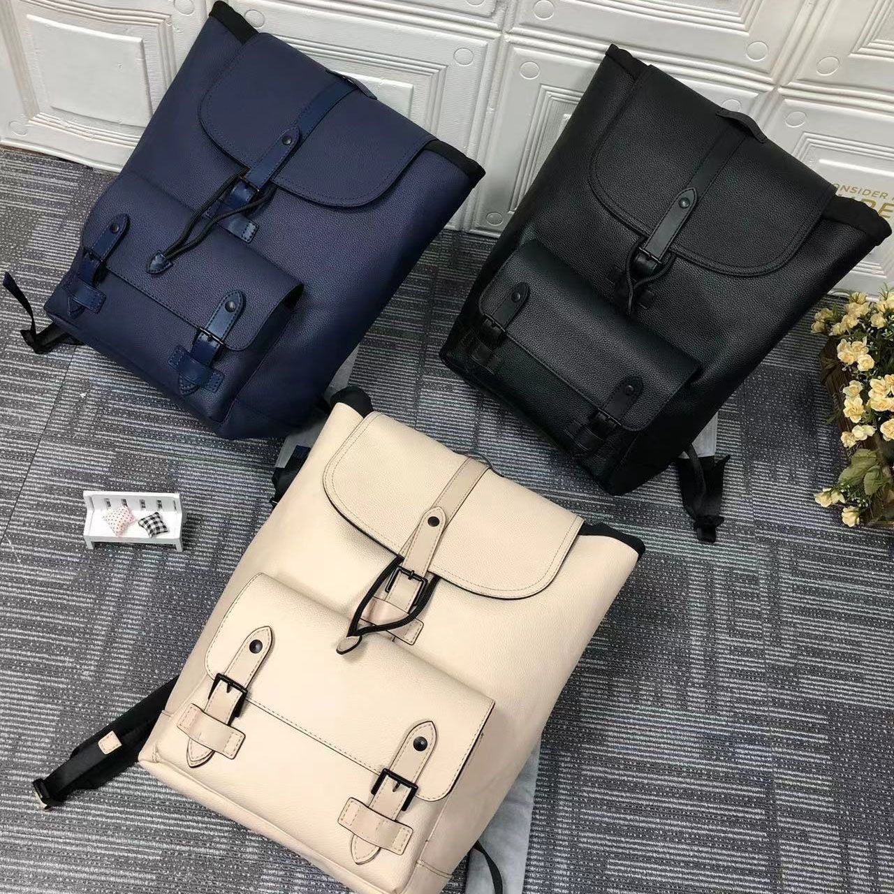 

TOP QUALITY Genuine Luxury Handbags men Bags Designer Shoulder Bag Women Brandss designers real leather messenger backpack chain shoulder Totes Wallet 58644, Black 58644