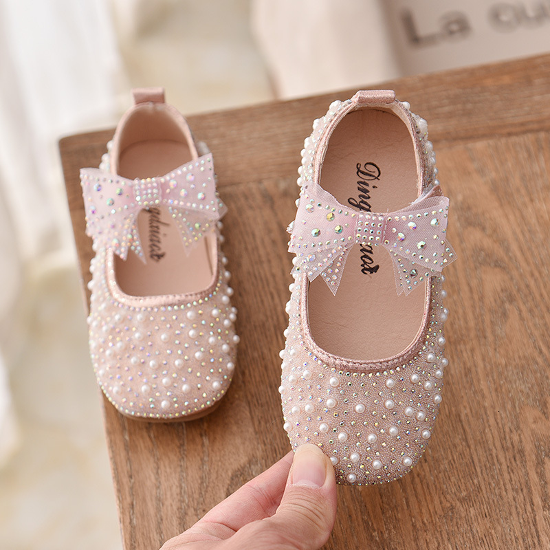 

Sneakers Girls Single Princess Shoes Pearl Shallow Children s Flat Shose Kid Baby Bowknot Spring Autumn B207 230311, Silver