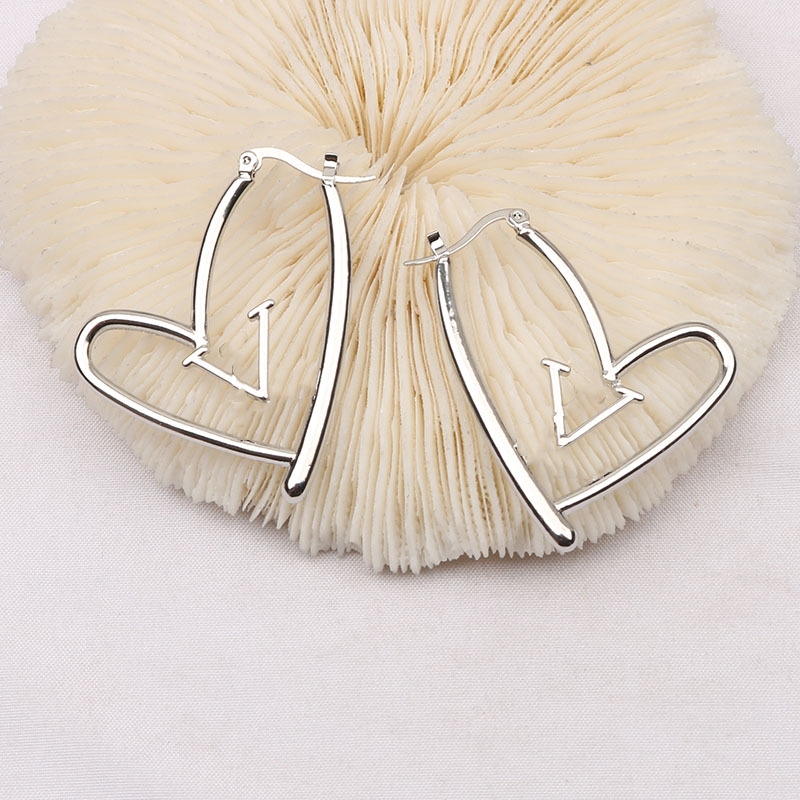 

Heart Design V Letter Studs Branded Gold White K Hoop Drop Earrings for Women Girls Lover Lady Gift Fashion Exaggerated Engagement Party Street Wedding Bride Jewelry