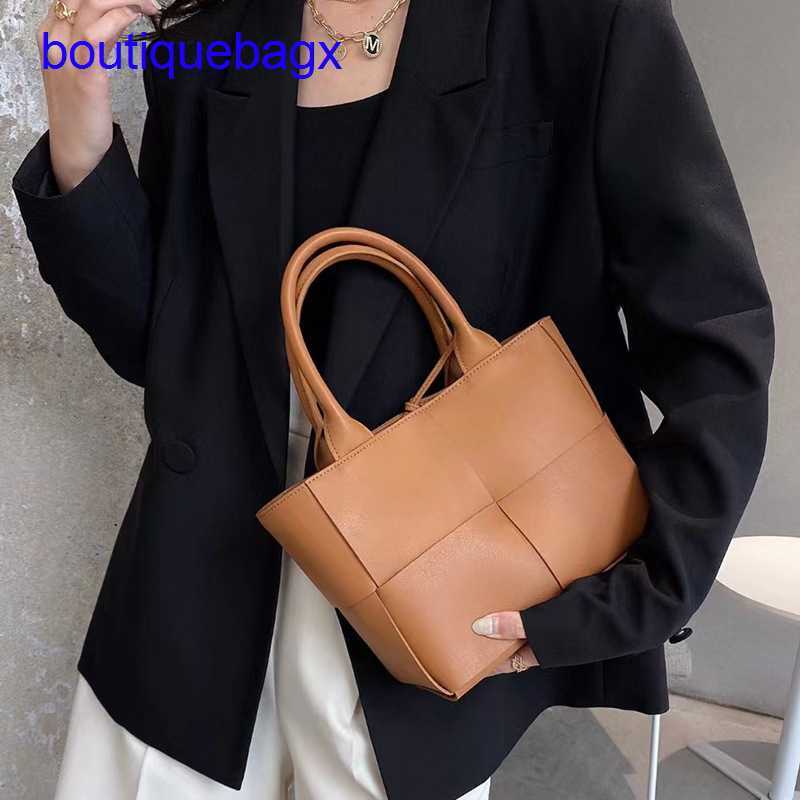 

Luxury Bottegss Venetss Arco Evening Bags online store High quality cowhide woven women's bag Classic shopping Versatile large cap With logo OBBR, White7