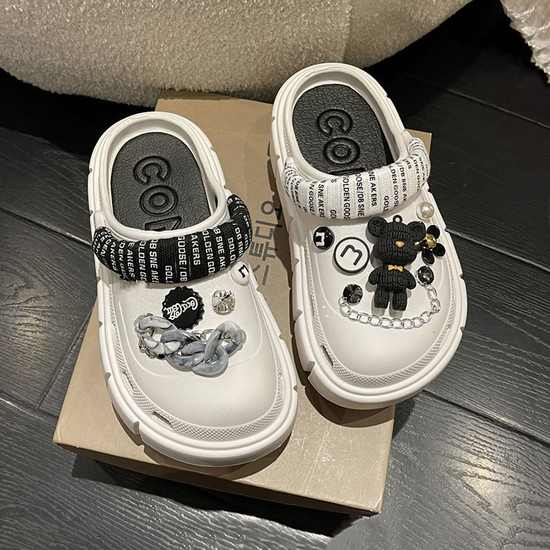 

Slippers Mo Dou Fashion Charms Clog Shoes Outdoor Women Slippers Thick Sole High Quality Summer Sandals For Girls 230313, White
