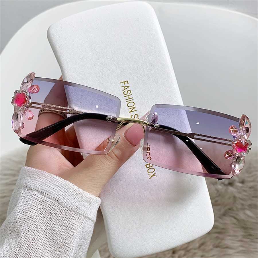 

Sunglasses 2023 new Cross mirror rectangular frame with diamond gradient sunglasses Women's small round face Sun protection photography Korean