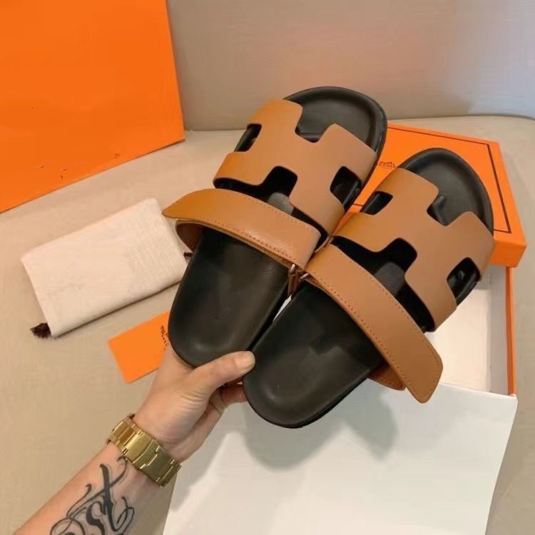 

Designer Slippers Chypre Slippers Classic Platform Sandals Summer Leather Flip Flops Men Women Flat Shoes mkjkmkj0000002