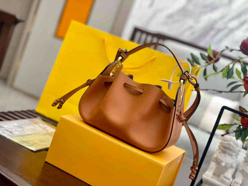 

Fbag Wrinkled Clouds Bags Women Cute Adjustable Drawstring Mouth Handbag Shoulder Leather Luxury Designer Crossbody Female Purses 220307, Black