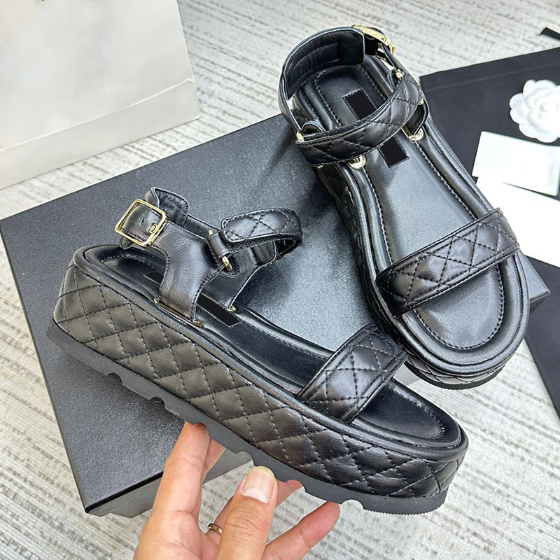 

Sandals For Women Sheepskin Platform Adjustable Ankle Buckle Slingbacks Slippers Classic Designer Quilted Texture Dress Shoe Retro Ladies Outdoor Casual Shoe