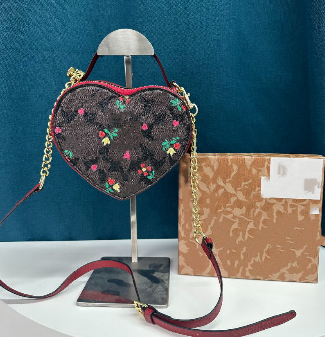 

Classic Lolita Heart Bag Valentine's Day New lovely Elegant Heart-Shaped Women's Bags Trendy Crossbody Handbag Valentine's Day Gift, With logo