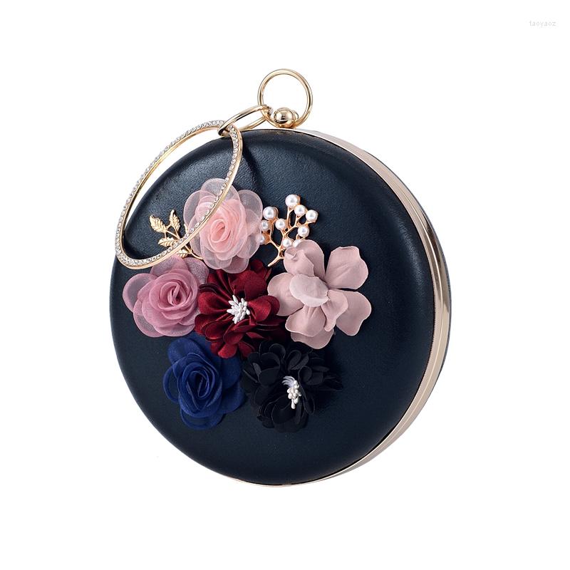 

Evening Bags Women's Velvet Wristlet Appliques Floral Print Black / Red